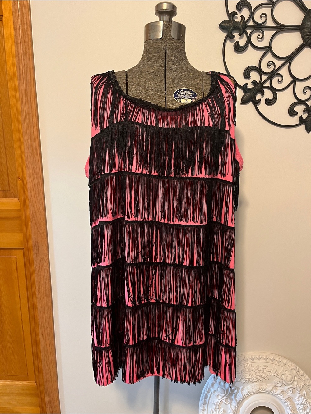 Forum Novelties Flapper Dress, Hot pink with black fringe, XL